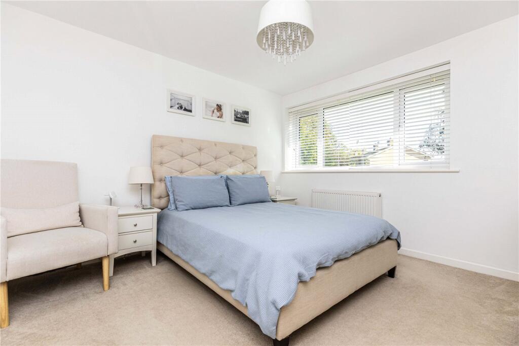House in Highcliffe-on-Sea, Highcliffe and Walkford - More