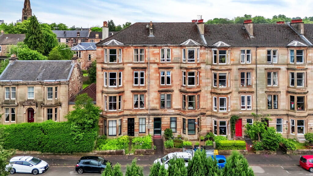 2-bed flat on Albert Road, Govanhill, £165,000