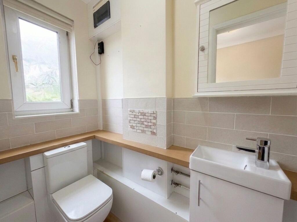 House in South Kesteven, Grantham - More