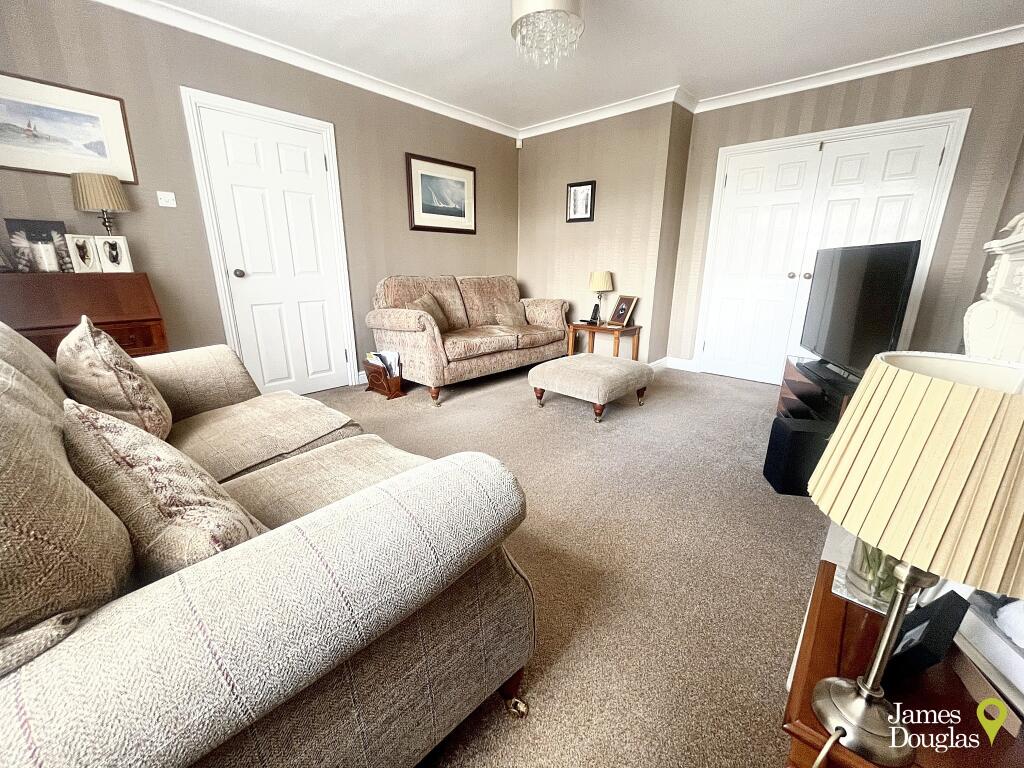 Hilltop Crescent, The Common, Pontypridd photo 3