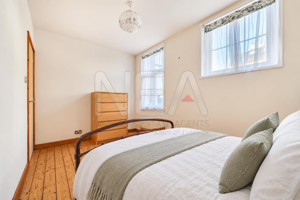 Apartment in Reading - View 5