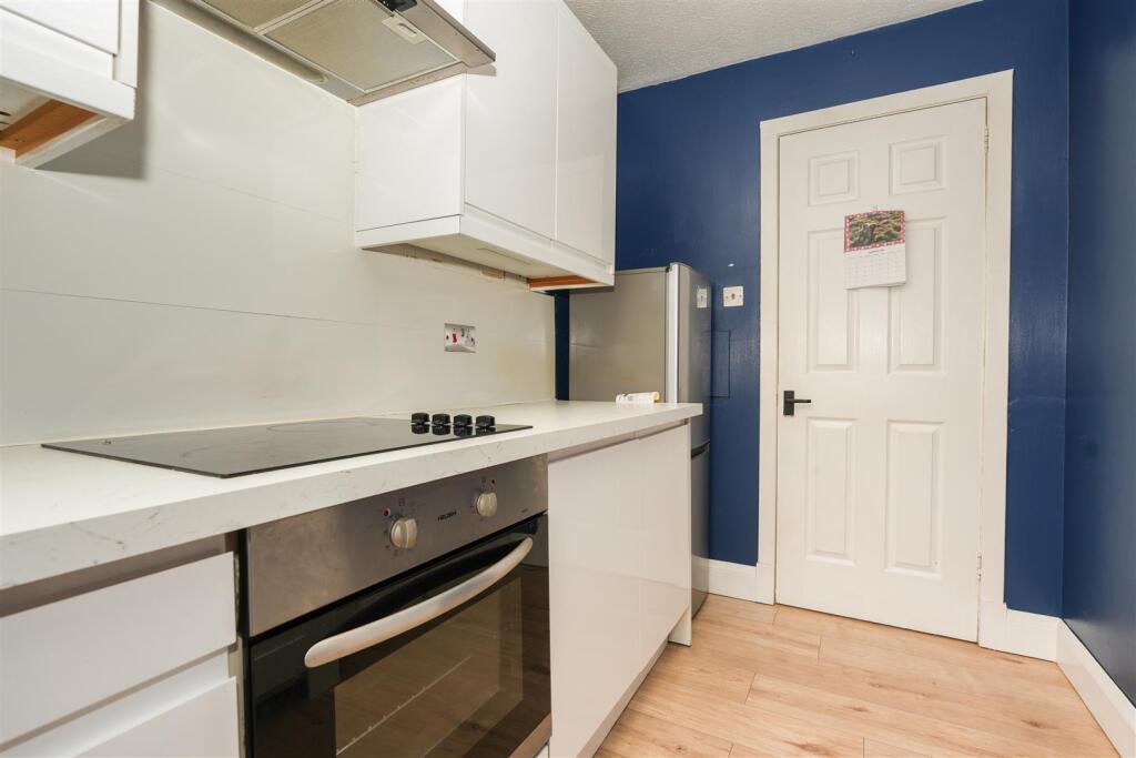 Apartment in Motherwell - More