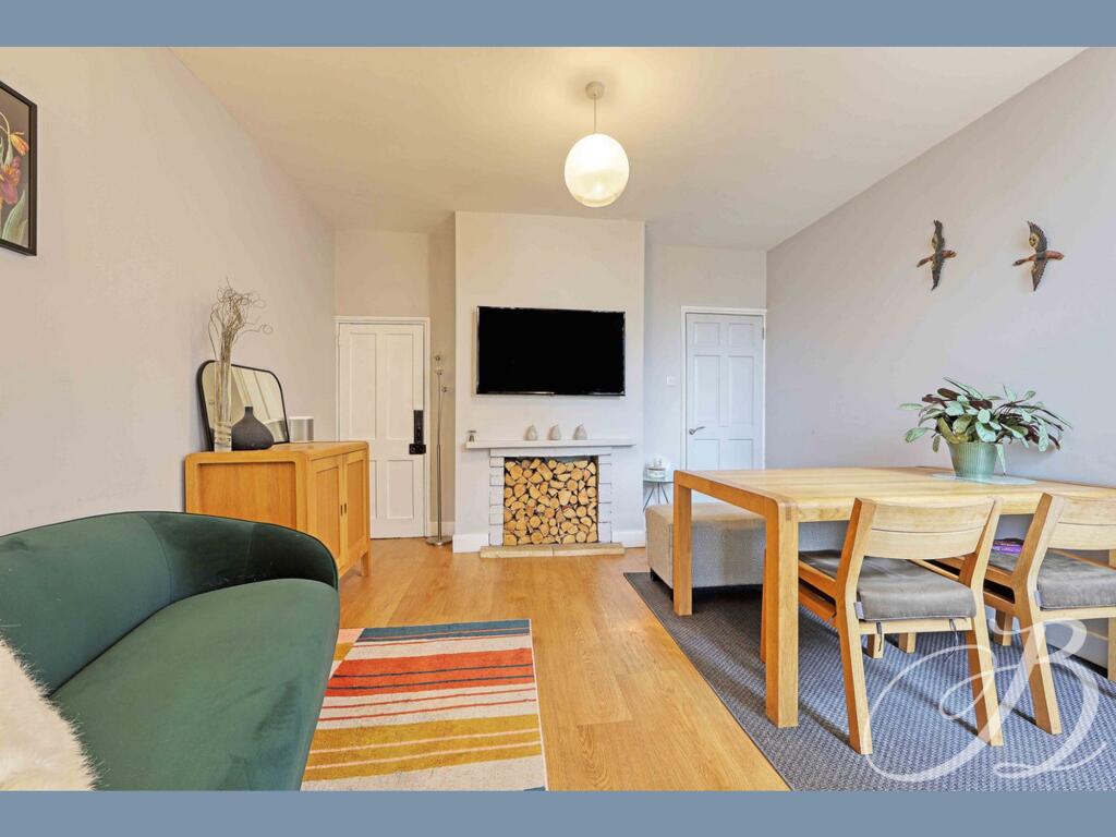 House in Maidenhead, Furze Platt - View 5