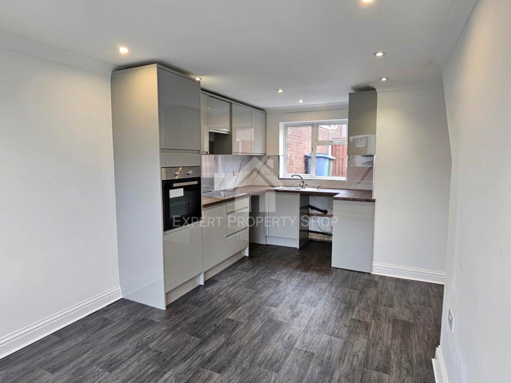 House in Worksop, Prospect Hill - View 5