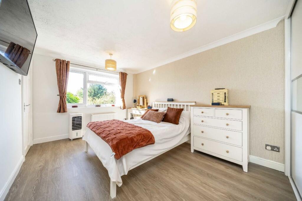 House in Twickenham - More