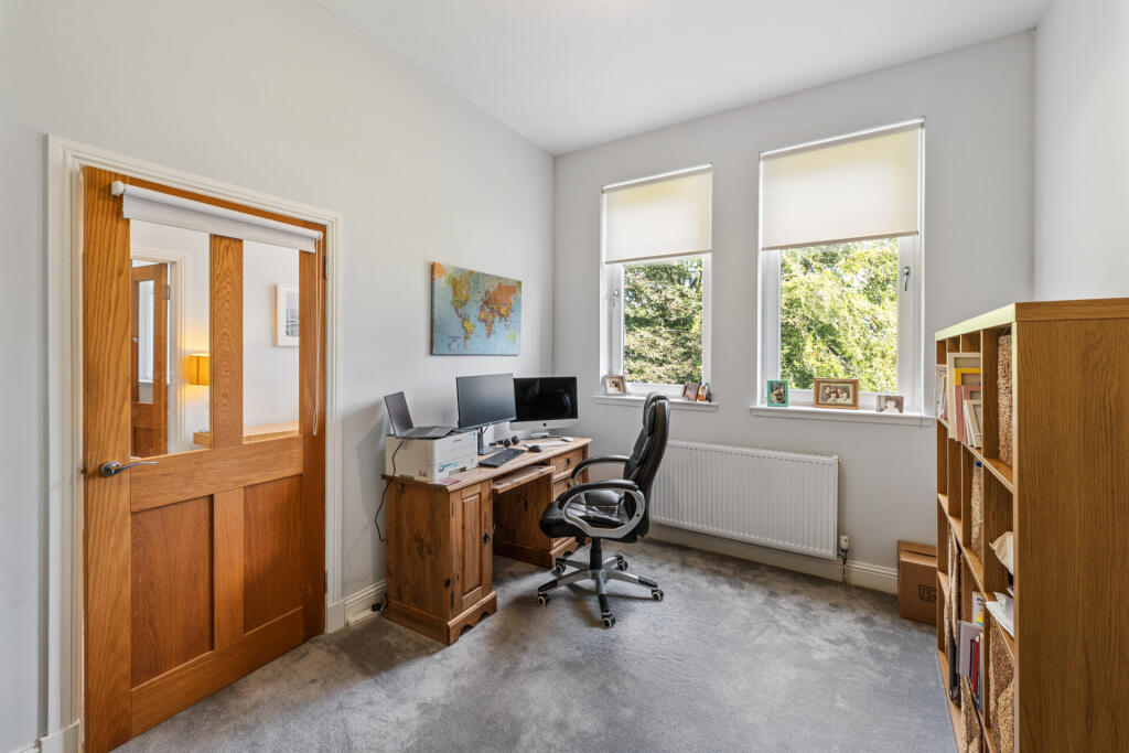 House in Glasgow, East Dunbartonshire - More