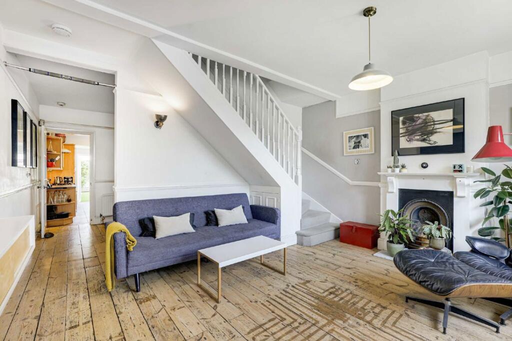 Gould Road, Twickenham photo 4