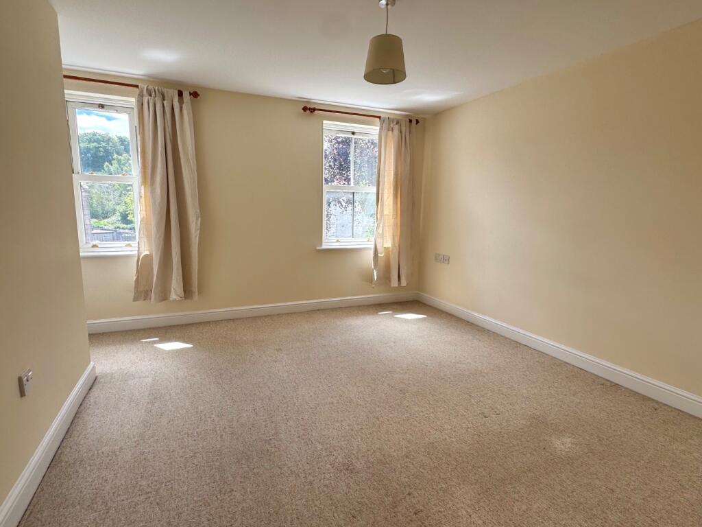 Apartment in Midsomer Norton, Bath and North East Somerset - More