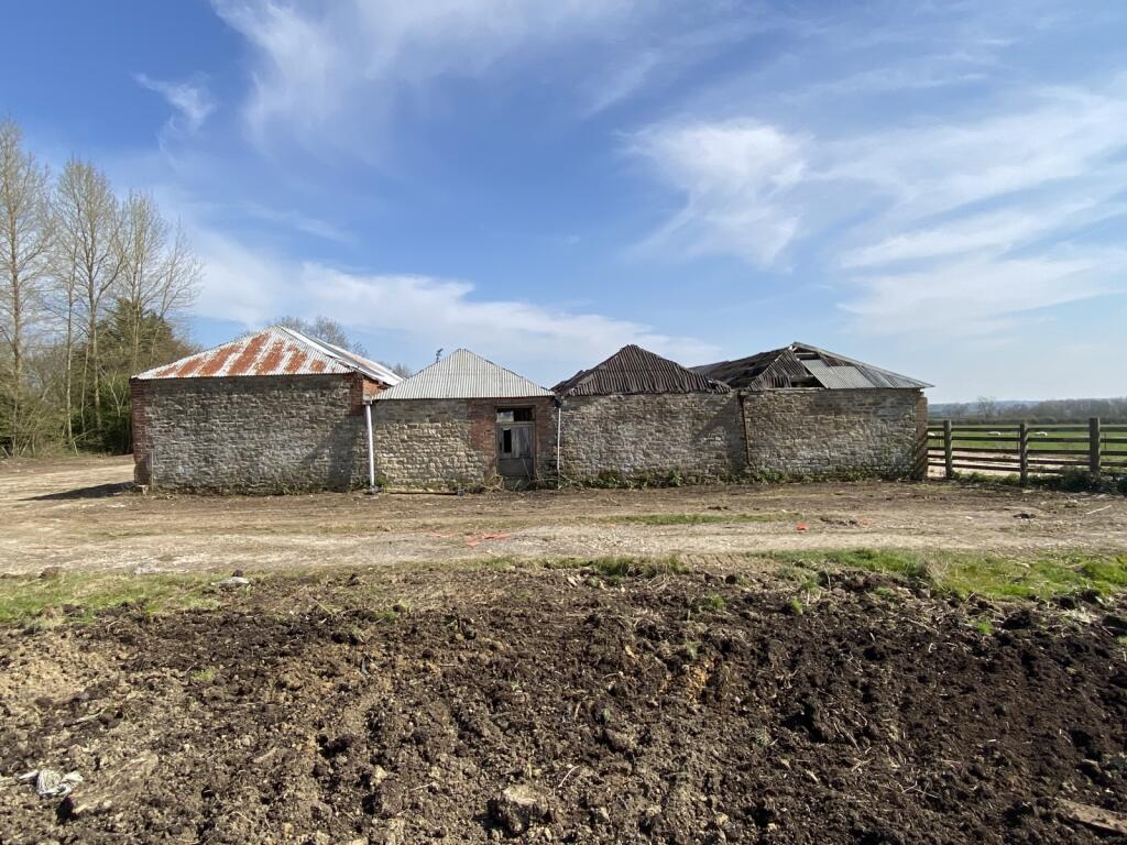 Brackley Road, Westbury, Buckinghamshire, NN13 photo 2