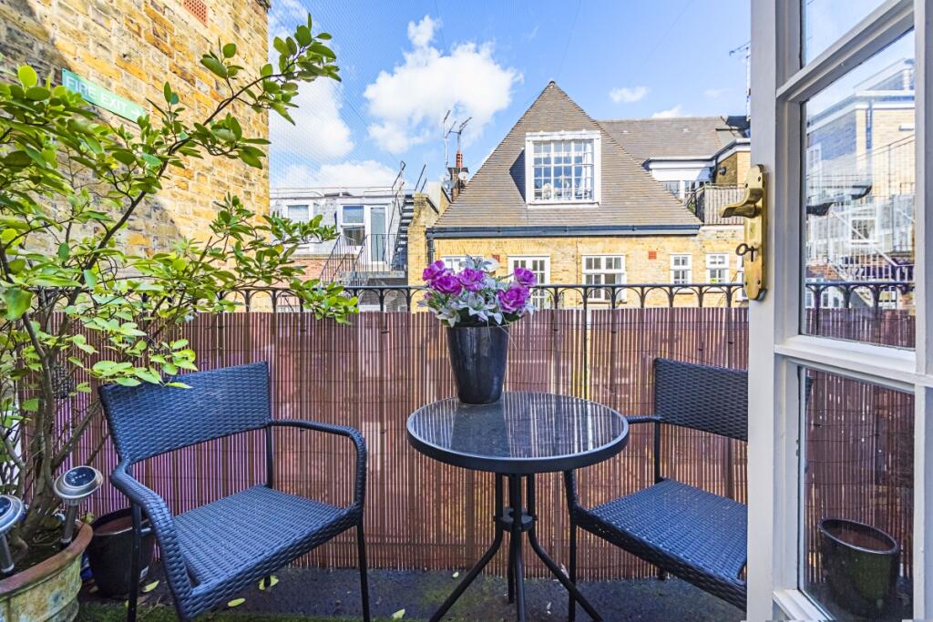 Apartment in London - View 5