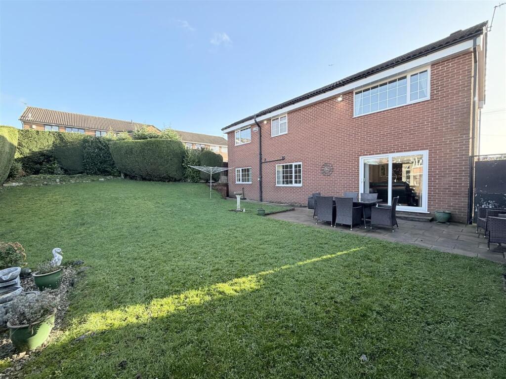 4-bed detached on Lapwing Close, Stalybridge, £455,000