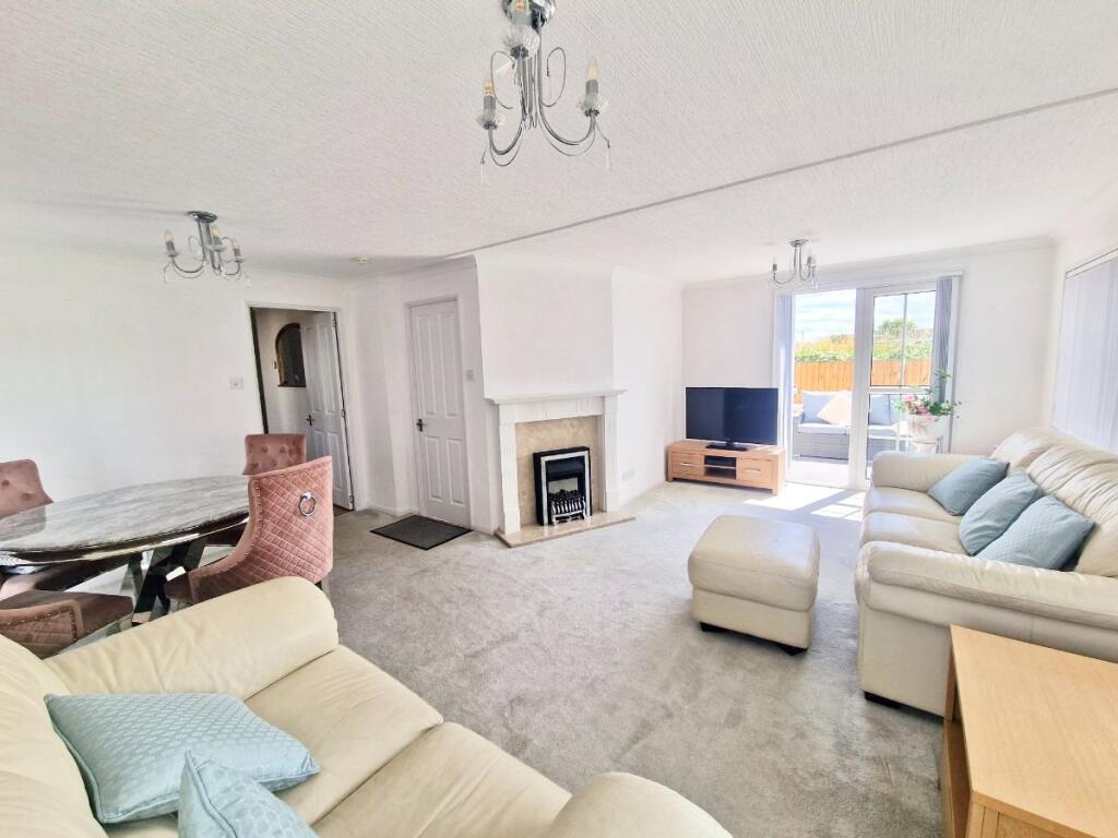 House in Castle Point, Canvey Island - View 4