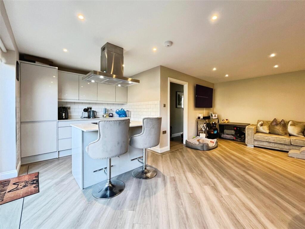 Main image of property: Framlingham Crescent, London, SE9