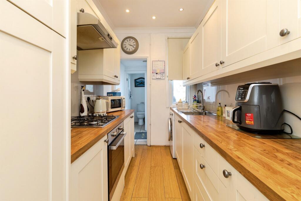 House in Rochester - View 4