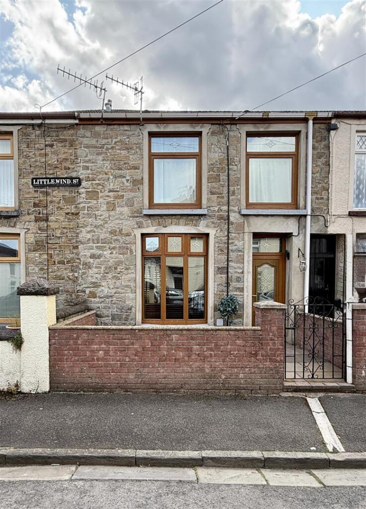 Little Wind Street, Aberdare photo 2