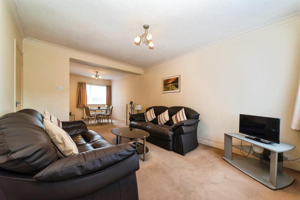 House in Glasgow, East Renfrewshire - View 2