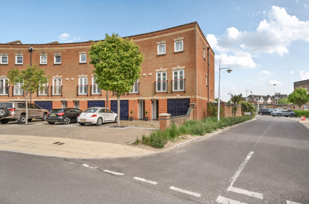 House in Portsmouth - View 2