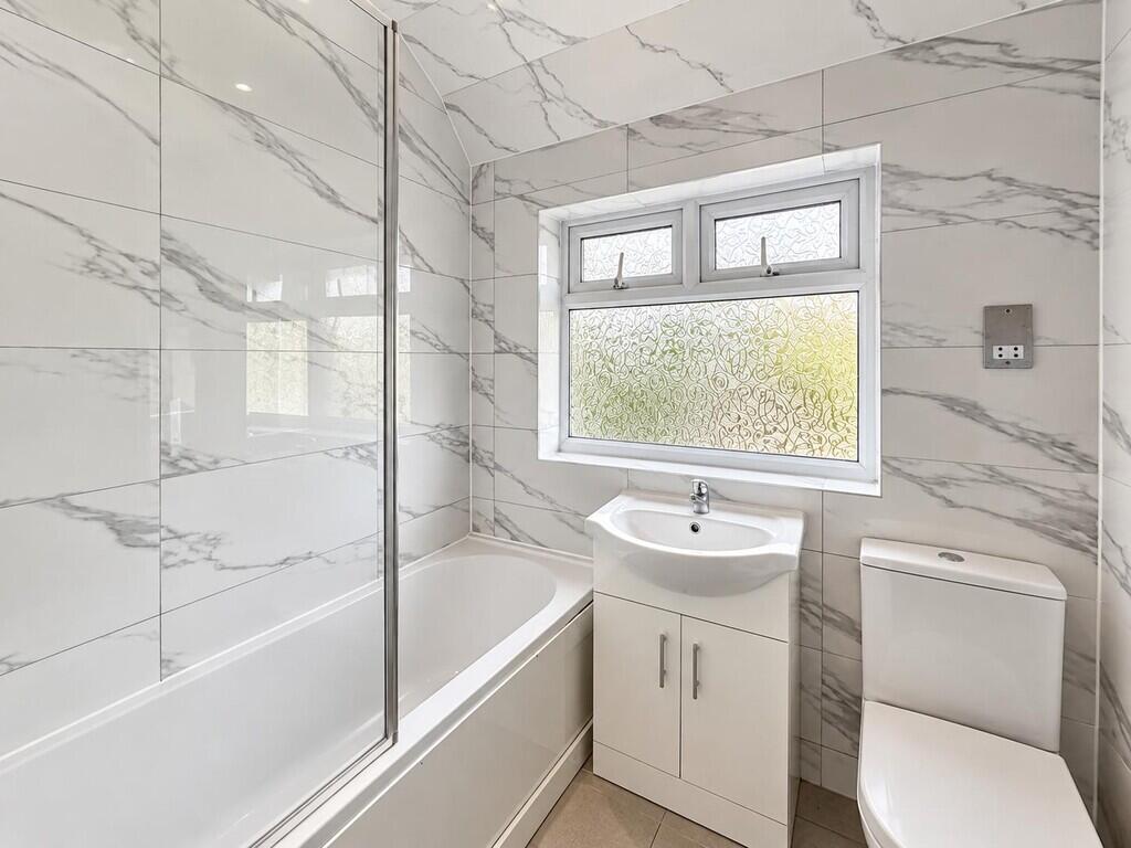 House in London, Perivale - More