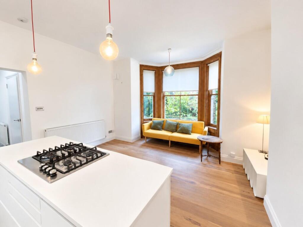 Apartment in London, Crystal Palace - View 2