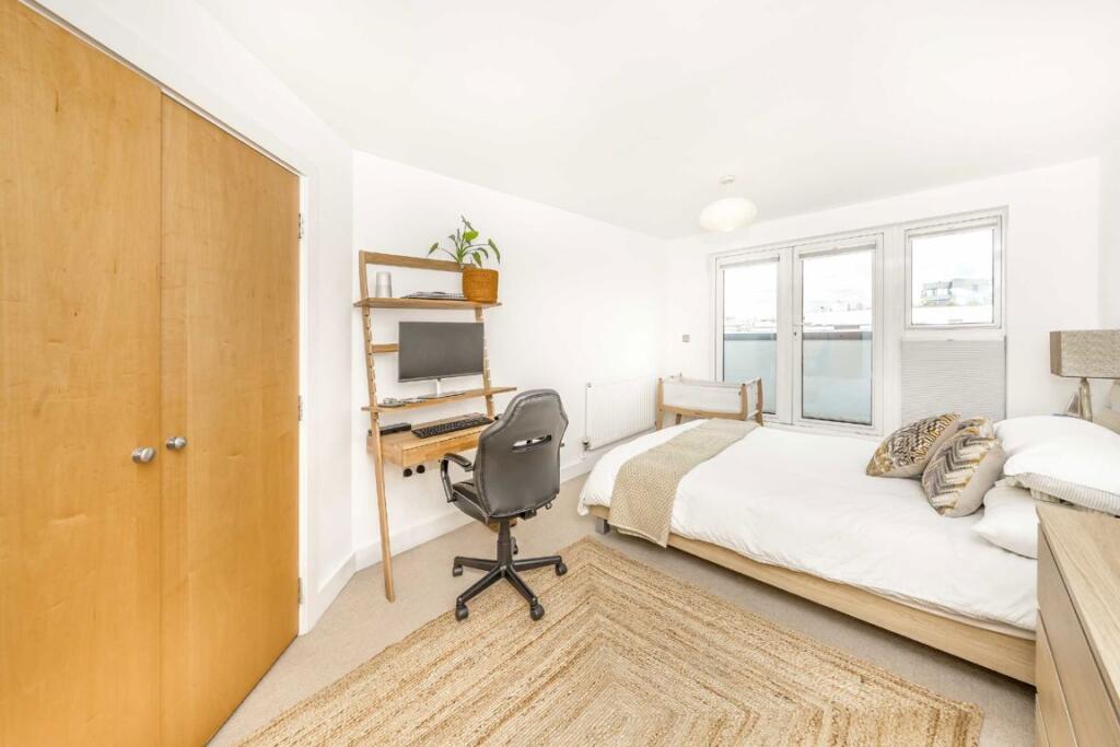 Apartment in London, Stockwell Park, Stockwell - View 4