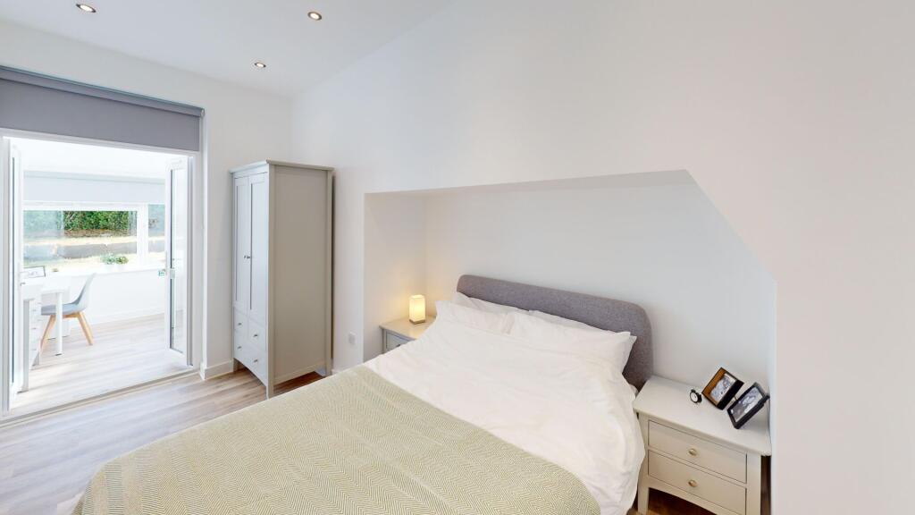 Apartment in Truro - View 3
