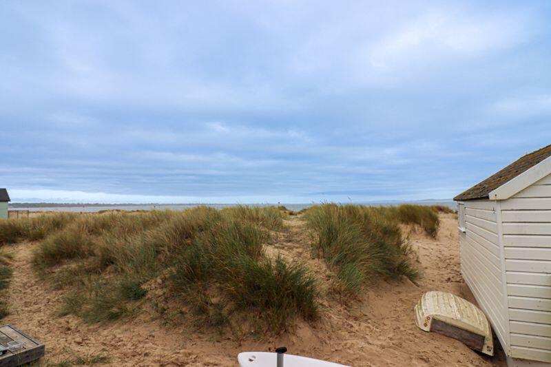 Mudeford Sand Spit, Hut 196a photo 4