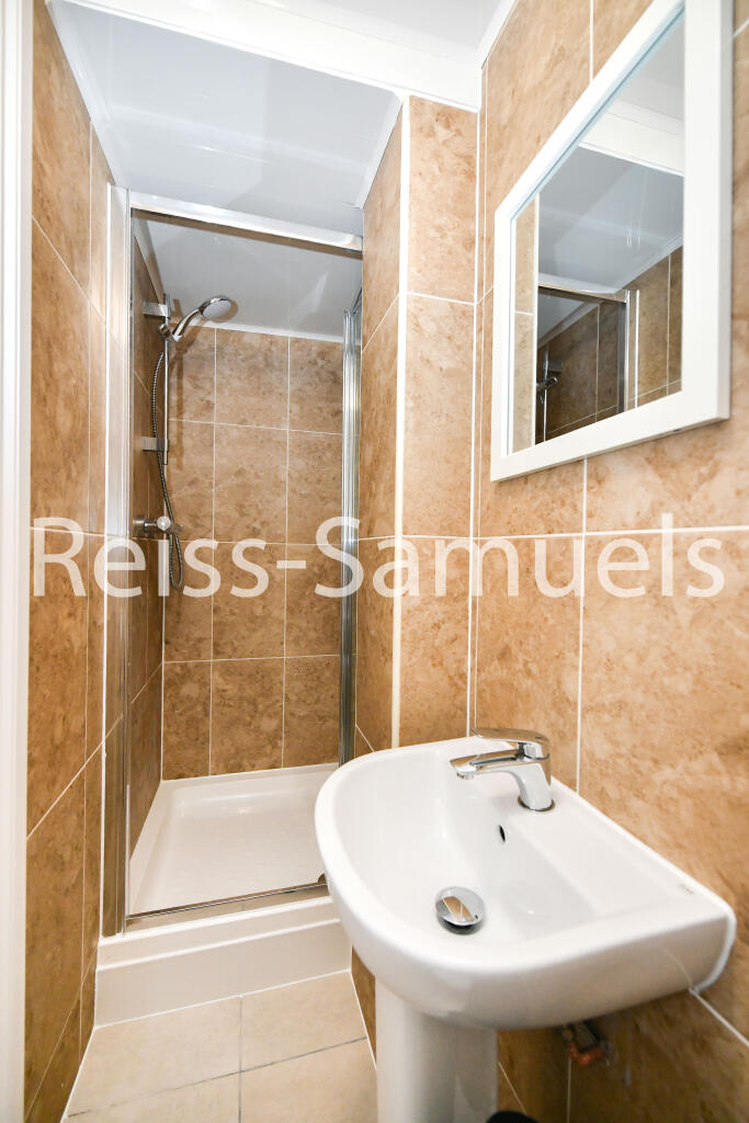 6 bedroom terraced house for rent