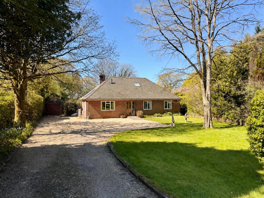 4-bed house on Telegraph Lane, Four Marks, Alton, Hampshire, £700,000