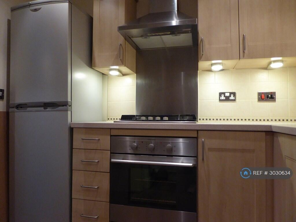 Apartment in Hemel Hempstead - View 3