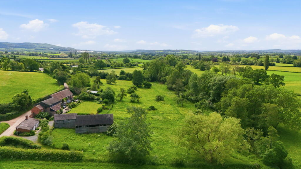 Bentleys Farm, Brook Lane, Bosbury, Ledbury, Herefordshire, HR8 - View 2