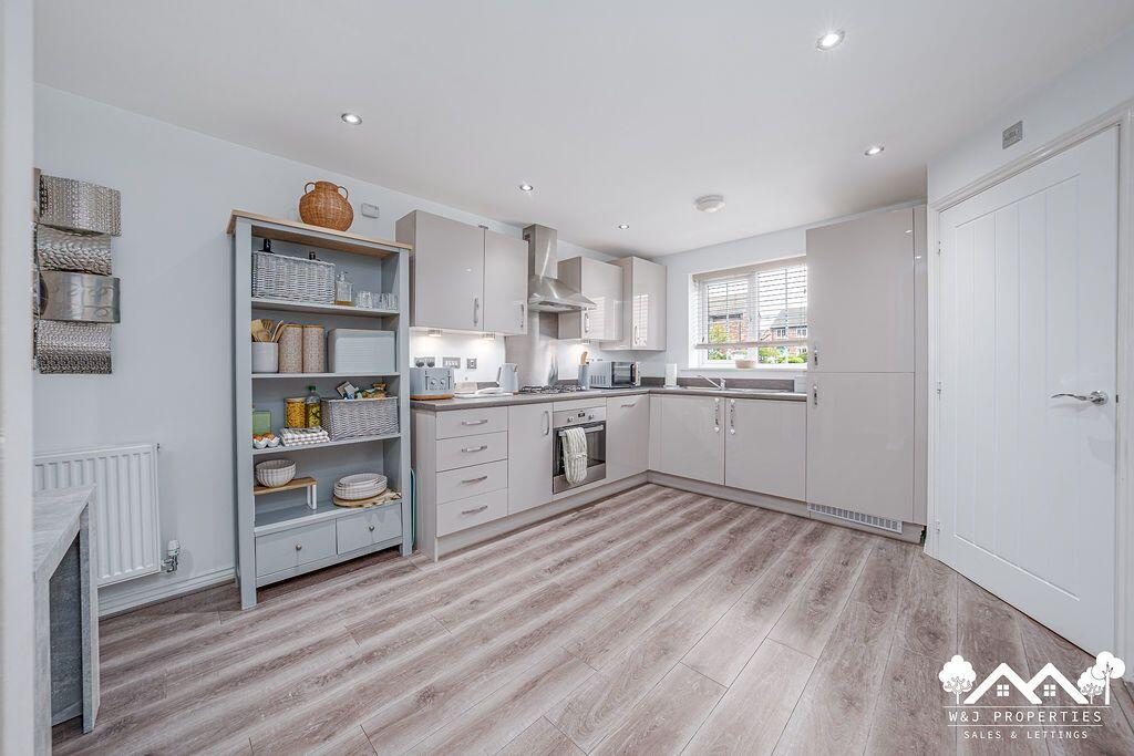 House in Knowsley, Liverpool City Region - View 4