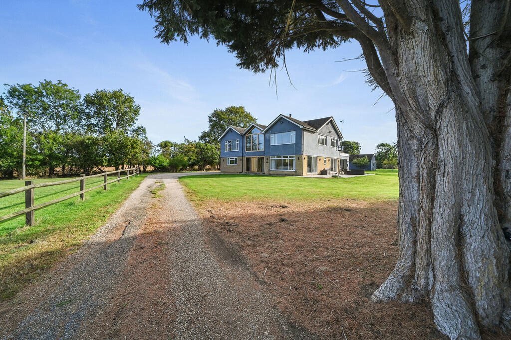 Main image of property: Hedingham Road, Gosfield, Essex