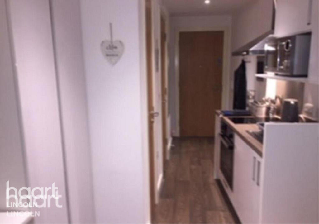 Apartment in Lincoln, Lincolnshire - View 5