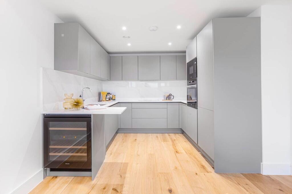 Apartment in Twickenham - View 3