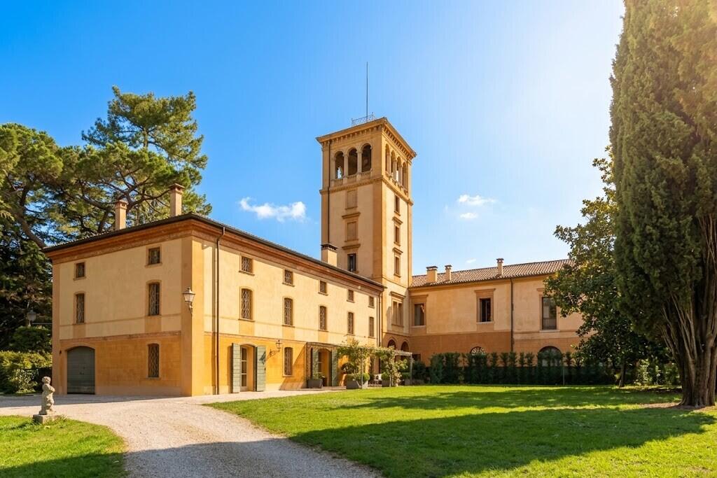 Main image of property: Veneto, Vicenza, Bassano del Grappa