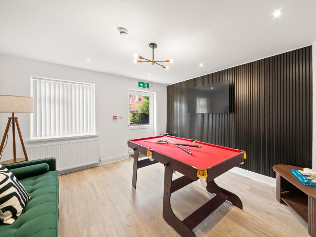 House in Slough - View 5