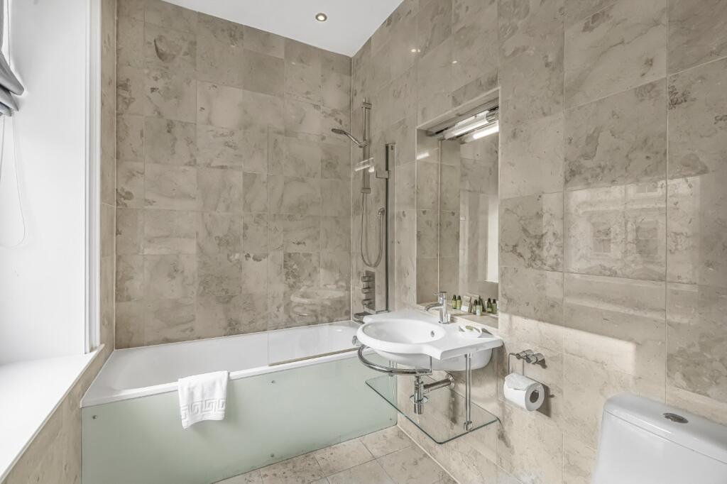 4 bedroom flat for rent