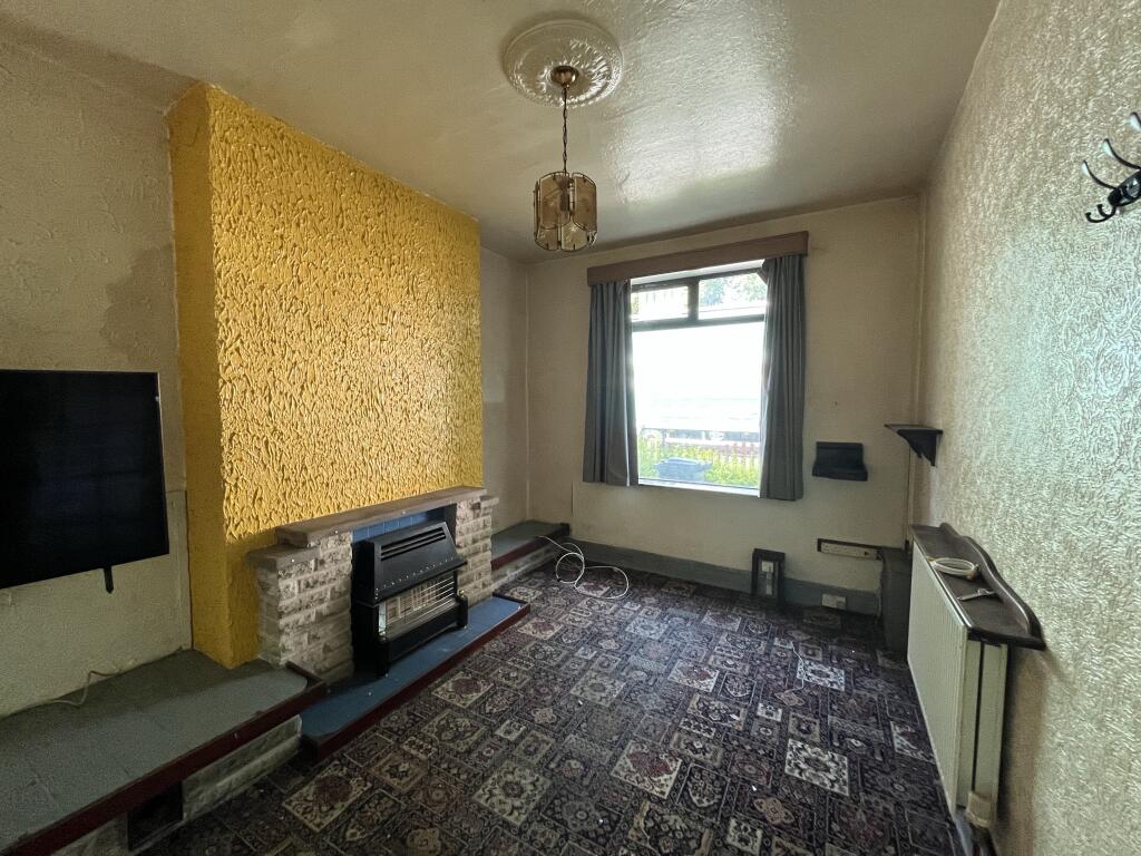 40 Bradshaw Brow, Bolton, Lancashire BL2 3DD photo 4