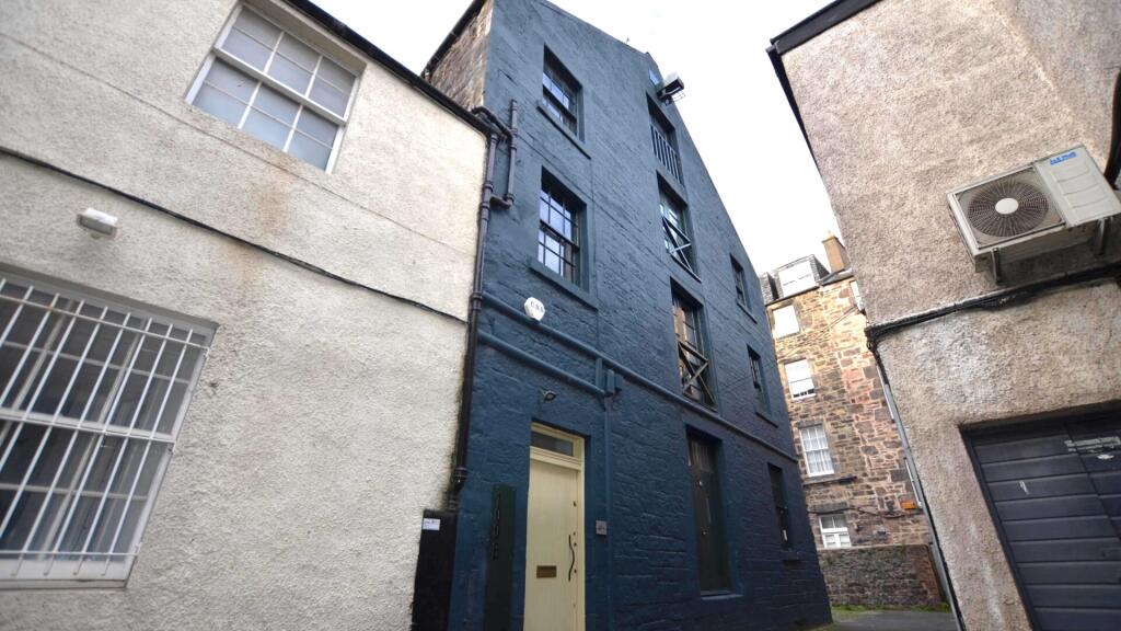 Main image of property: 100b (GF) Constitution Street, Leith, Edinburgh, EH6 6RZ
