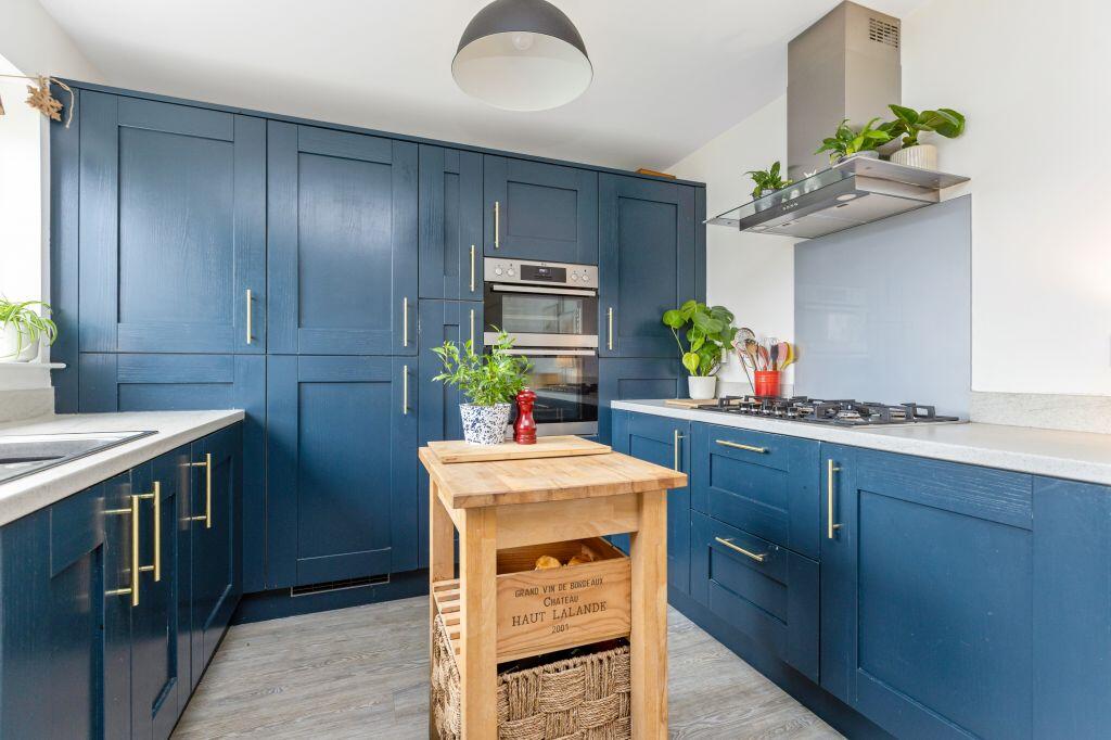 House in Edinburgh, Midlothian - More