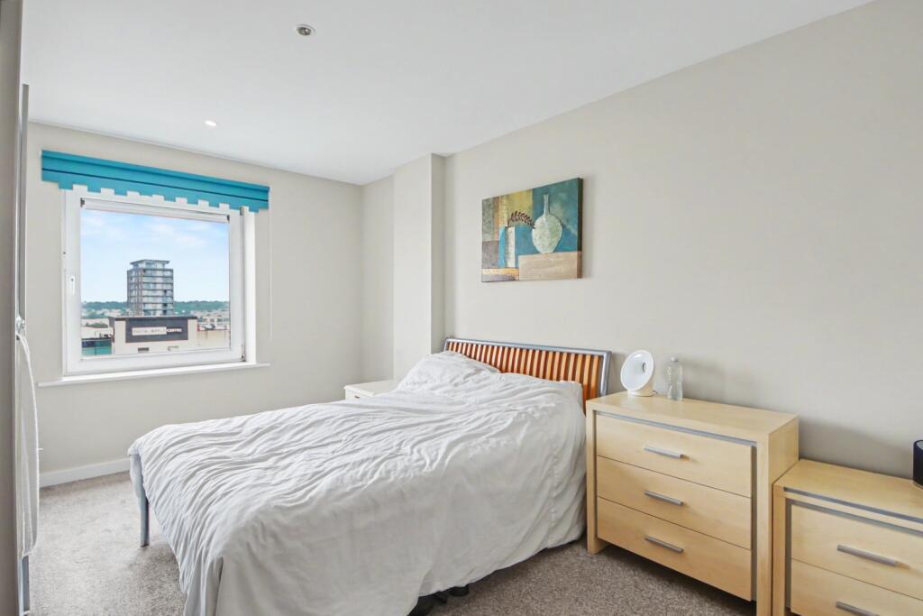 Apartment in Salford, Greater Manchester - View 5