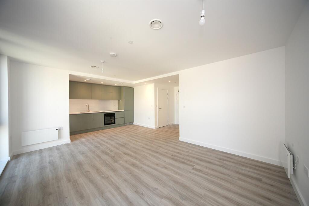 Apartment in Luton - View 5