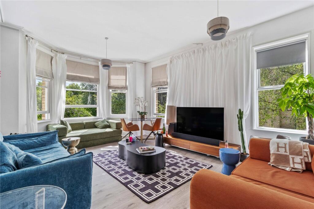 Apartment in Trafford, Greater Manchester - View 2