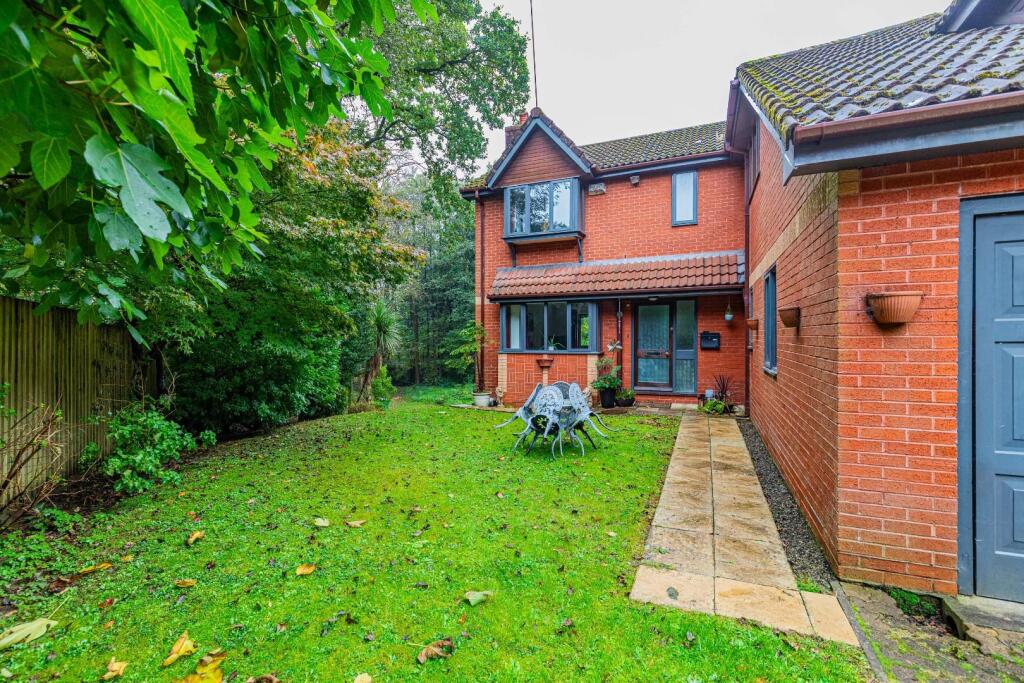 Churchill Close, Lisvane, Cardiff photo 2