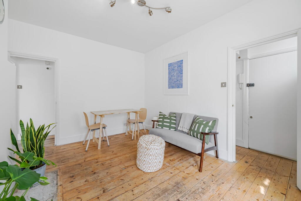 Apartment in London - More