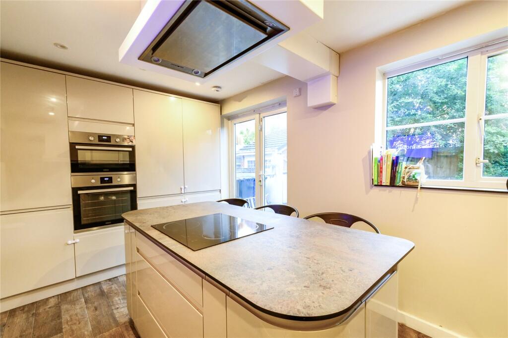 Langdale Mews, Mosley Avenue, Bury, Greater Manchester, BL9 photo 2