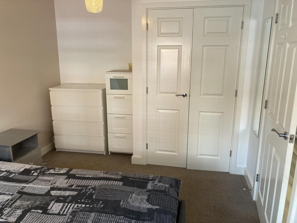 Apartment in Milton Keynes, Bedford - View 4