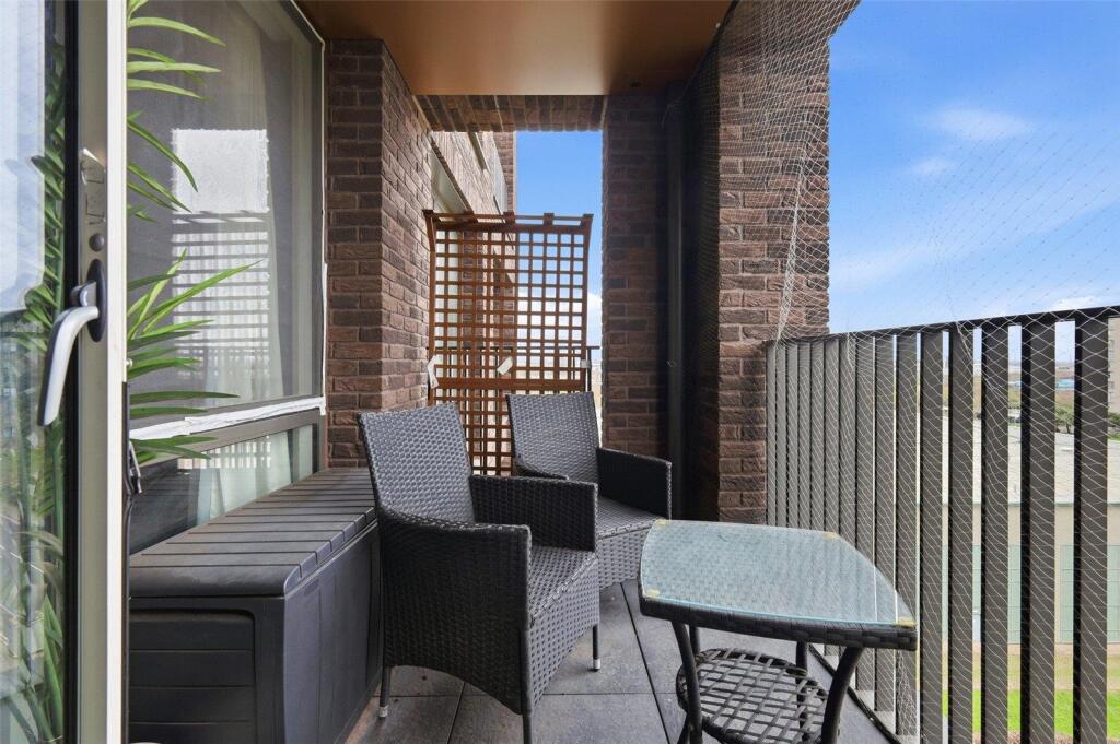 Apartment in London, Royal Albert Wharf, Gallions Reach - More