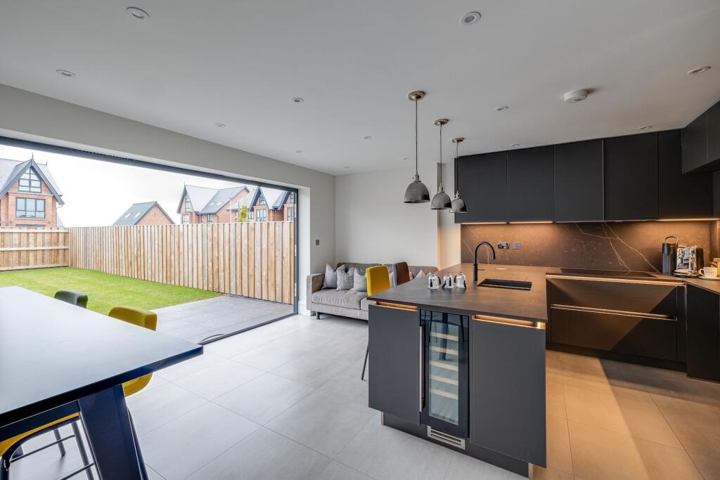 3, Beaufort Court, Lache Lane, CH4 photo 2