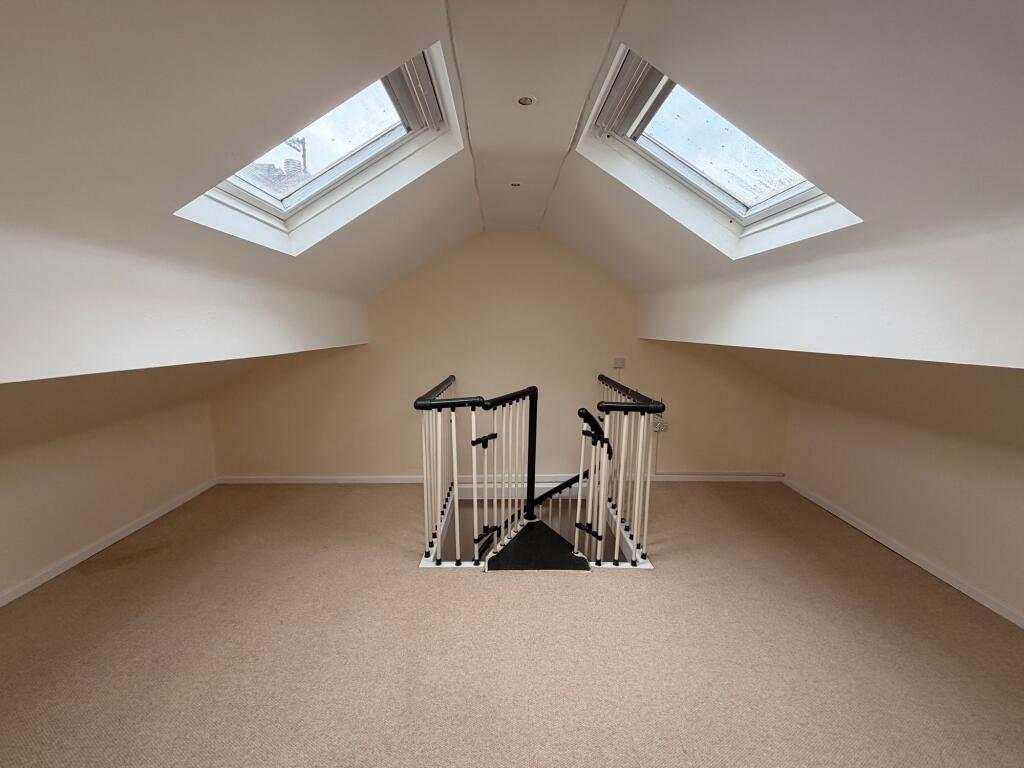 House in Wakefield, City Fields - View 5